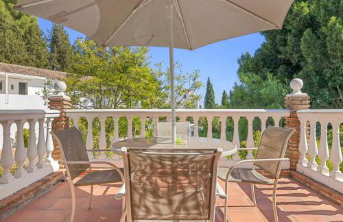 Private & charming self-contained apartment on beautiful Villa - Photo 6