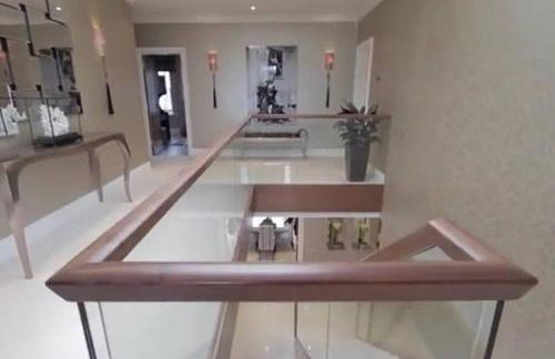 Luxurious House with private garden & Tree house - Foto 11