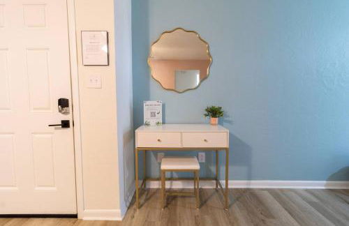 Stylish Condo min from UF & Shands Pets Welcome! - Photo 8