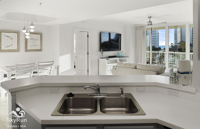 Picture Perfect 2 Bedroom Condo by RedAwning - Foto 12