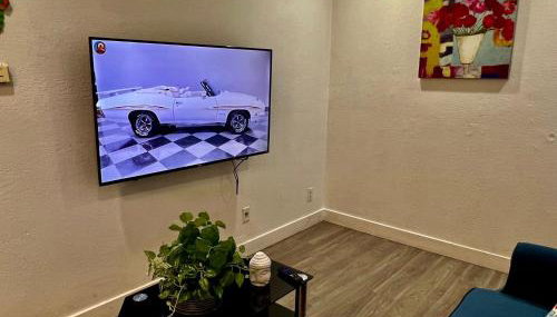 Cozy 2 Bedroom 1 Bathroom Apartment Ideal for Small Group in Koreatown Free Gated Parking Full Kitch - Foto 4