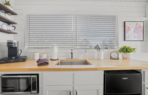 New Oak Grove-Container Retreat - Photo 12