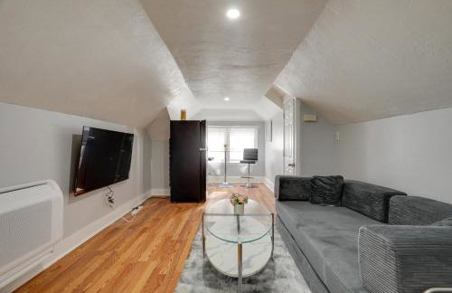 3 Mi to Blue Hills Skiing and Hiking! Couples Apt - Foto 5