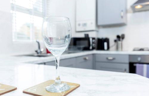 Spacious 3-Bed Home – Family Contractor Friendly - Foto 21