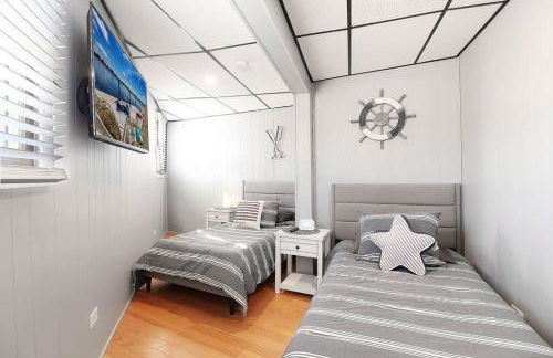 Chain O' Lakes Beach Penthouse with Lake Access - Foto 5