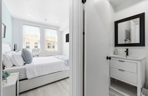Luxurious 2BR Retreat on Palm Beach Island - Foto 22