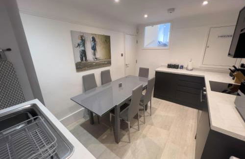 The Dragon Pad Boutique Apartment - Photo 5