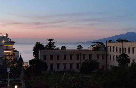 The Literary House - Photo 28