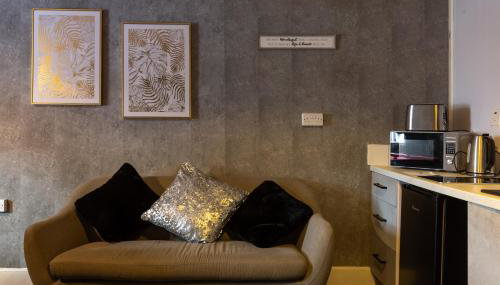 Getaway Accommodation with Pool Table and Jacuzzi! - Foto 5