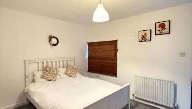 Muirhouse 2BR Apartment with Free Parking - Foto 4