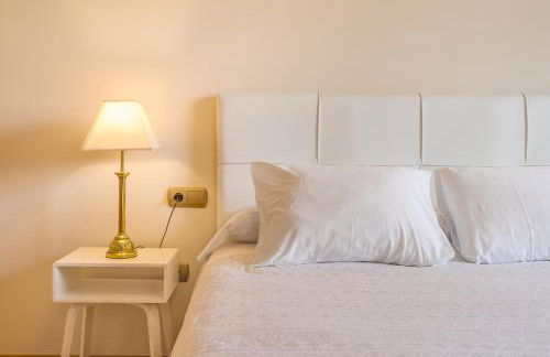 Central, Spacious Parking - Foto 11