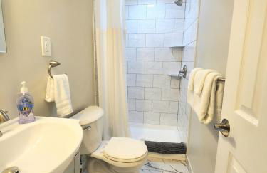 Salt Life Retreat Unit A-2BR/2BA, Heart of Margate - Foto 46