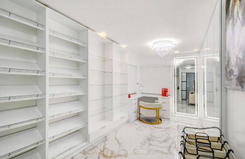 Stunning House with Beautiful Lake View - Foto 30