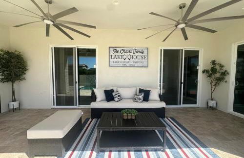 Beautiful New construction home - New Pool & Spa! - Foto 70