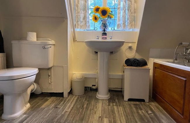 Cottage-fireplace-garden-petsok-3br-parking - Foto 8