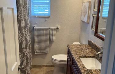 Poolside Paradise & Beach Bound - Foto 10