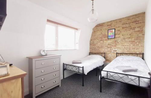 Entire 3 bedroom house 5 minutes from the beach - Foto 11