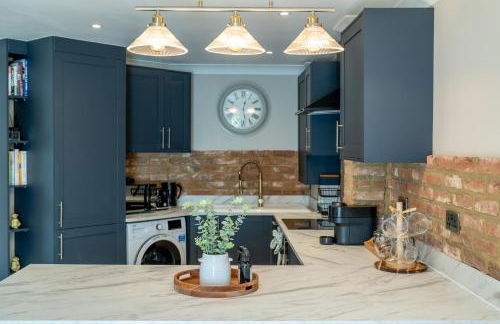 2 Bed Flat in Woking Central - Foto 52