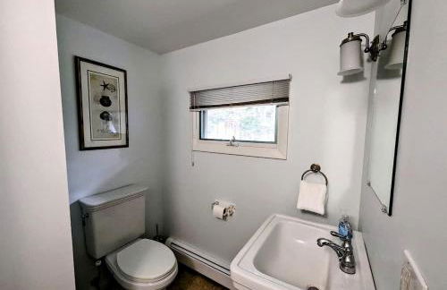 Oceanfront Cottage with Fire Pit & Direct Water Access Near Acadia National Park in Hancock, Maine - Foto 42