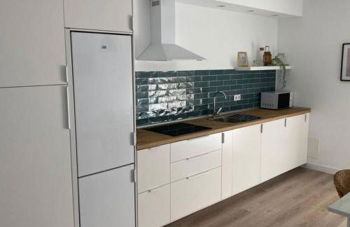 Piso nuevo, céntrico y tranquilo - Foto 4