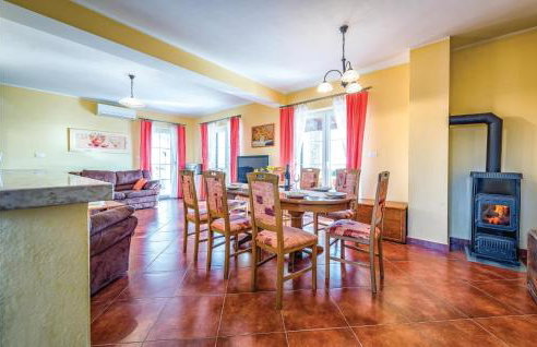 Four-Bedroom Holiday Home In Bregi - Foto 17