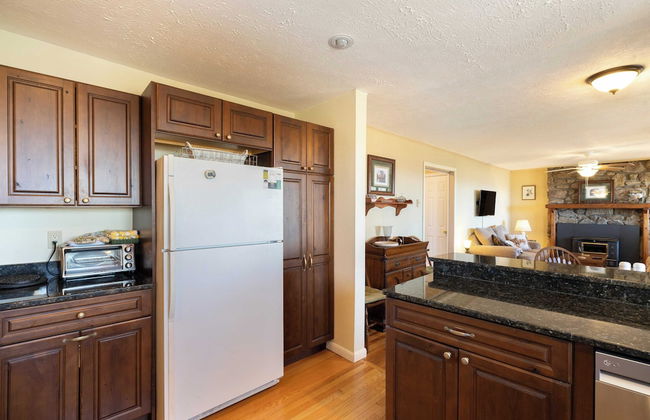 Deck w/ Forest Views, Ping Pong Blue Ridge Mtn Escape Ash Vale by Avantstay - Foto 14