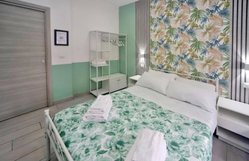 Dimora di Antonietta Room - near Train Station & Wi-Fi - Foto 31