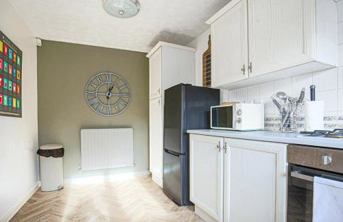 Emerald House - Prime Location - Driveway Parking, Pool Table, Fast Wifi, Self Check-In and Sky TV by Yoko Property - Photo 20