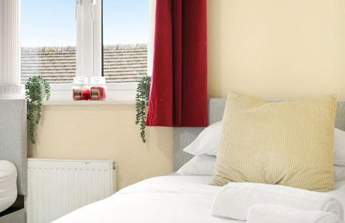 3 BR 5 Beds 3 Bath Private Garden Parking x2 Ideal for Family & Work Stays - Foto 25