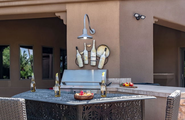 Preston by Avantstay 6BR Desert Oasis w/ Basketball Court, Pool & Hot Tub - Foto 27