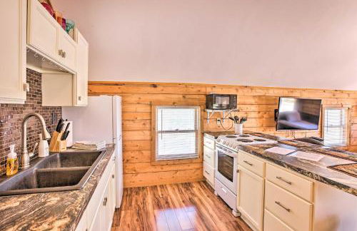 Less Than 1 Mi to Dtwn Suttons Bay! Studio with Shared Beach - Foto 8