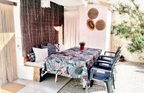 Charming House in El Poyo del Cid with Garden and Terrace - Foto 1