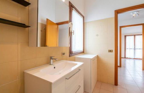 3 Bedroom Gorgeous Home In Albarella Ro - Foto 20