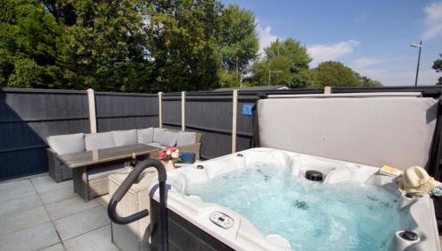 The Burrow House with Hot Tub Park Facilities - Foto 1, Other