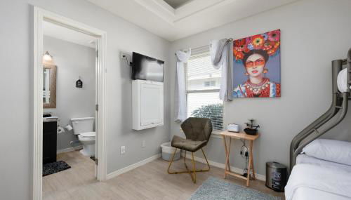 Stylish Furnished 2Bd 2Ba Apartment with Wifi Close to Shopping and Entertainment in McAllen Month to month contract on long term stays - Foto 5