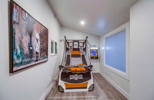 Lux Escape 3 • Views 2 Hot Tubs Games Mini Golf - Photo 20