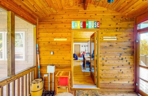 Hot Tub, Lake Views! All-Season Hinsdale Haven - Foto 31