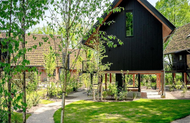 Spacious Holiday Home With Garden - Photo 15