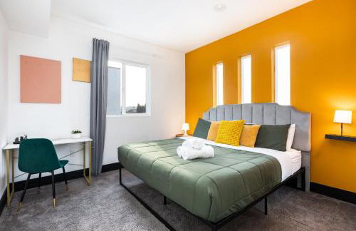 Spacious Luxury Villas in the heart of LA! Free parking and Jacuzzi - Photo 54