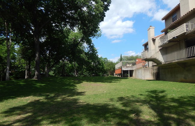 Fabulous Pristine Park Side Townhome - Foto 1