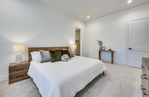 Flagstaff Group Getaway with Game Room and Deck - Photo 12