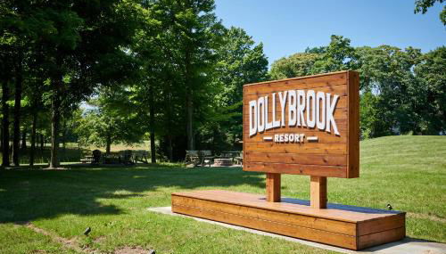 Dollybrook 9 Pet Friendly Community Pool Groups Welcome - Photo 2