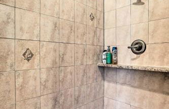 Beautiful Spacious Beach Home, Private Deck & Grill, with Beach Badges - Foto 16