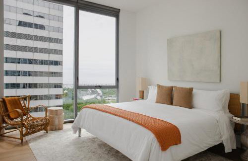 Premier Penthouses and Apartment with Captivating Views of Millennium Park - Photo 12