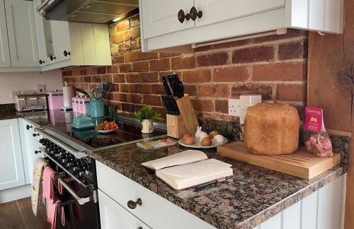 Luxury Three Bedroom Barn Conversion in Devon - Photo 19