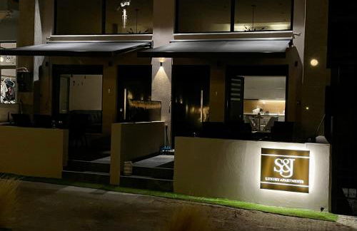 S&J Luxury Apartments - Photo 14