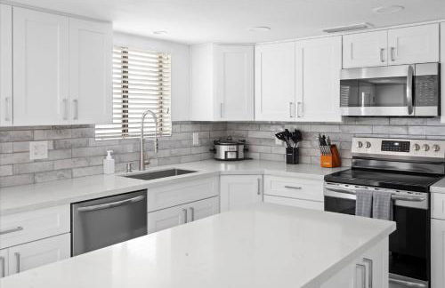 Game Room Resort Pool HotTub Modern Desert Oasis - Foto 14