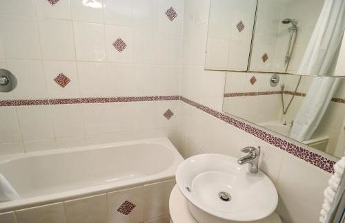 Aislaby Hall - Photo 32