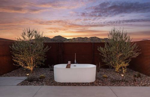 Steel & Solace By The Cohost Company - Foto 4