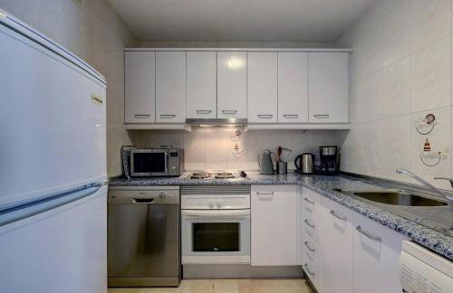 053 - Two Bed Mijas Golf Apartment in popular Matchroom Golf Club - Photo 17